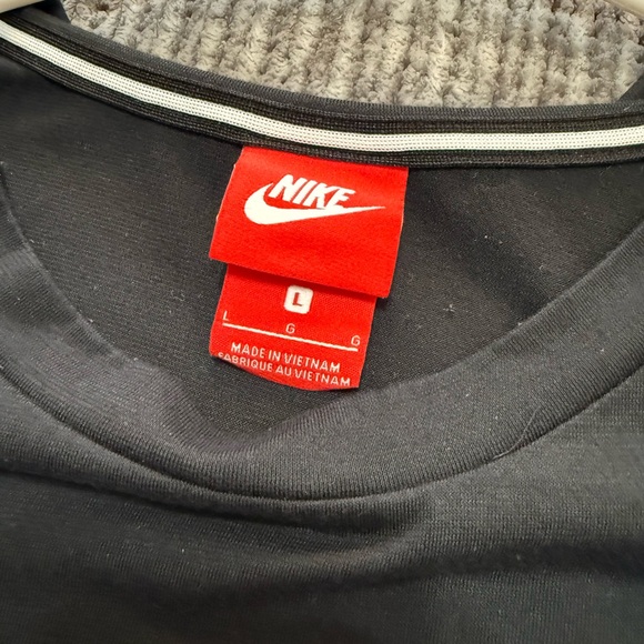 Nike / Women's Crop Top / L - Picture 4 of 4